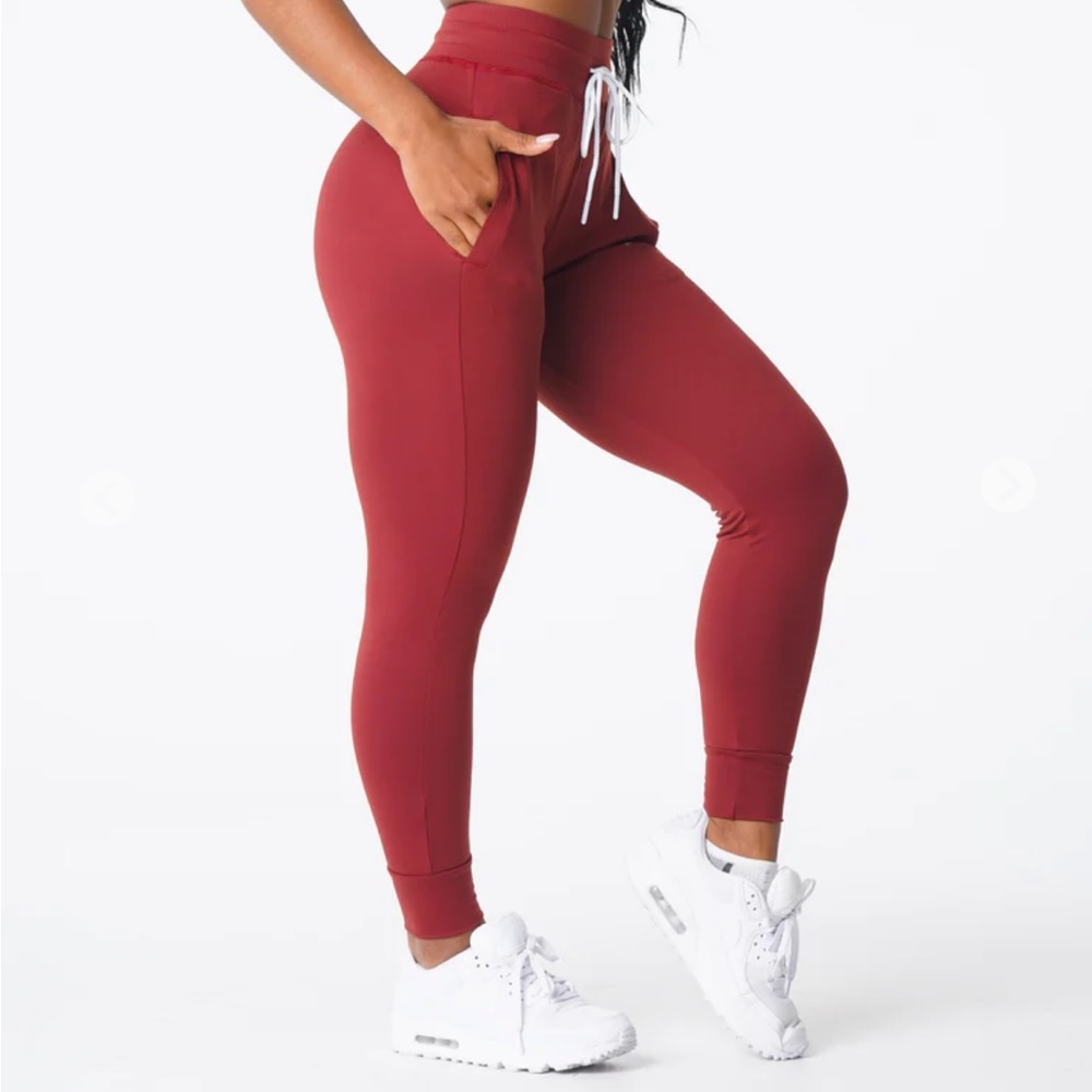 NVGTN joggers worn once - maroon XL (fits small)